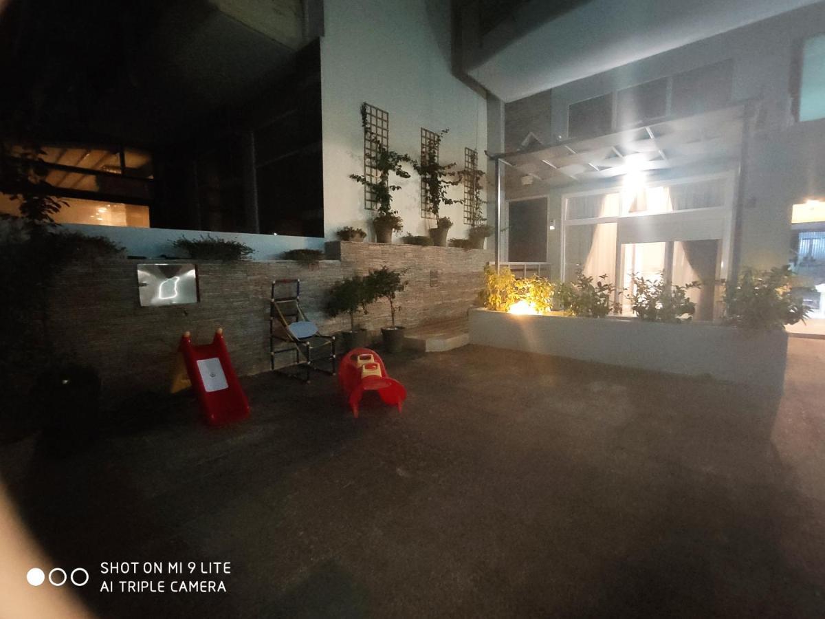 Kamares Suites Nea Kallikrateia Luaran gambar